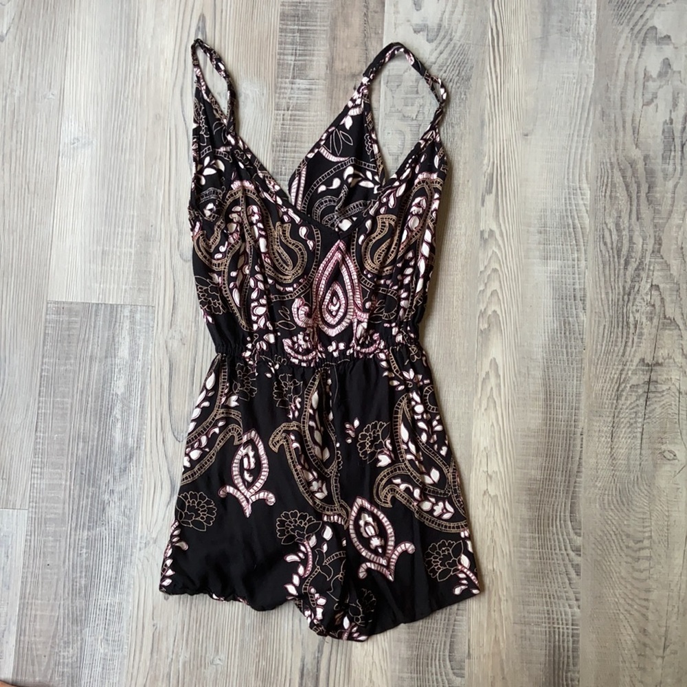 patterned romper - Picture 2 of 3